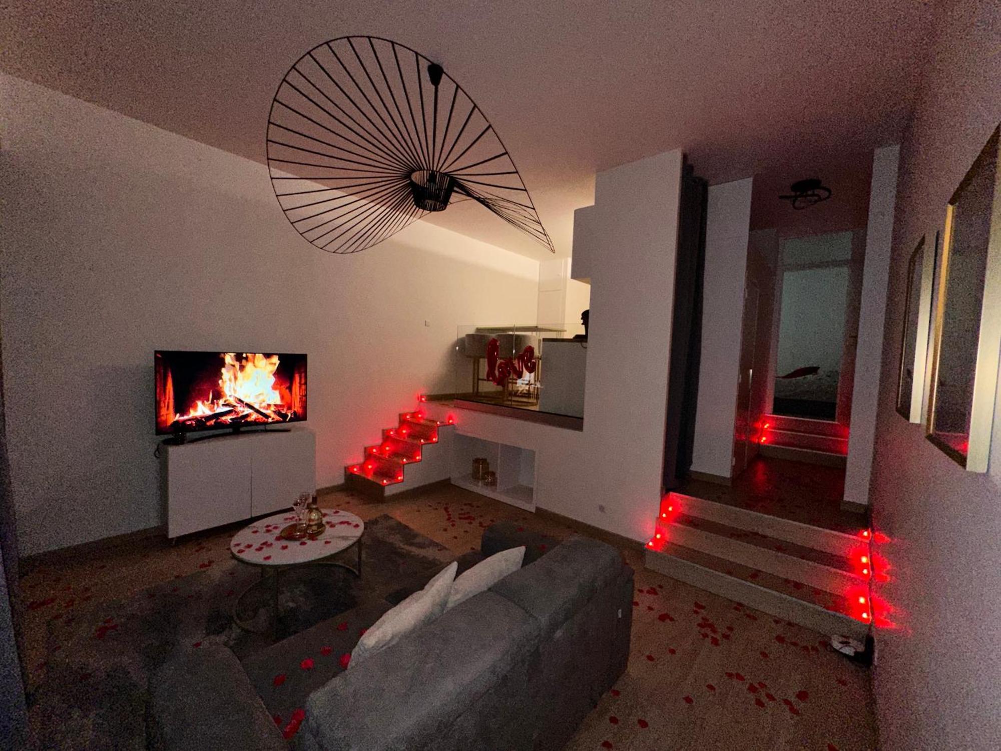 2 Pieces - Parking - Jacuzzi - Food & Drink - Love Menton Extérieur photo